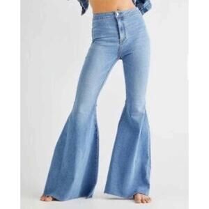 Women's Free People "Just Float On" Bell Bottom Jeans Size 28